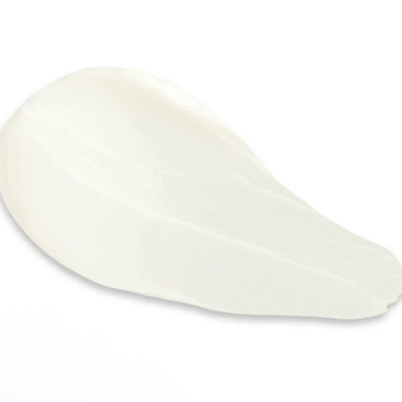 WINKY LUX Murumuru Butter Lip Mask in Floral Box - Picture 3 of 4